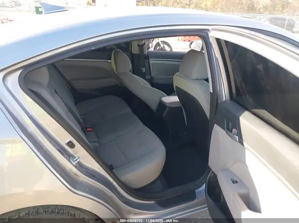 5NPD84LF4HH065160 2017 HYUNDAI ELANTRA - Image 8