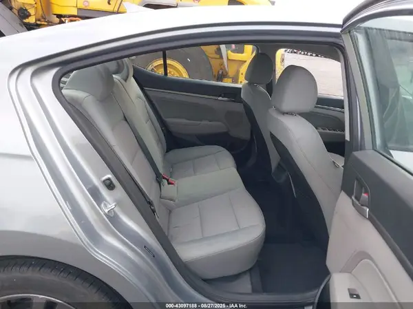 5NPD84LF4HH067006 2017 HYUNDAI ELANTRA - Image 8