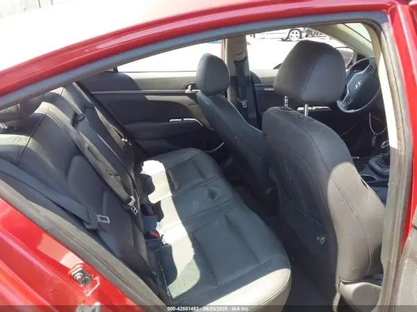 5NPD84LF4HH067748 2017 HYUNDAI ELANTRA - Image 8