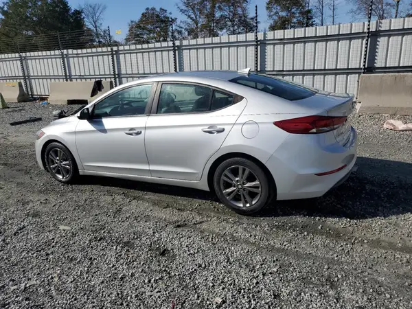 5NPD84LF4HH071055 2017 HYUNDAI ELANTRA - Image 2