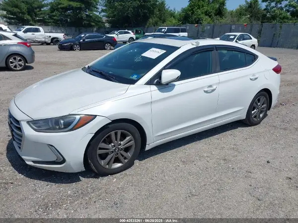 5NPD84LF4HH076949 2017 HYUNDAI ELANTRA - Image 2