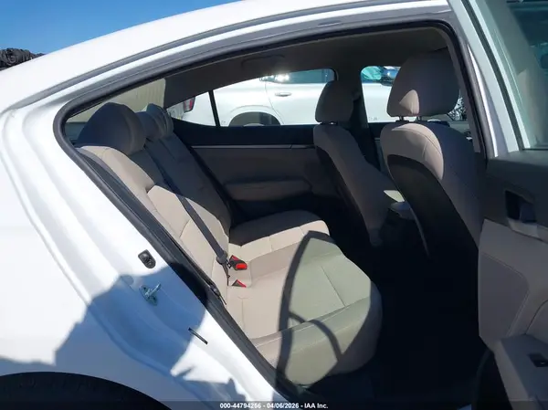 5NPD84LF4HH091757 2017 HYUNDAI ELANTRA - Image 8