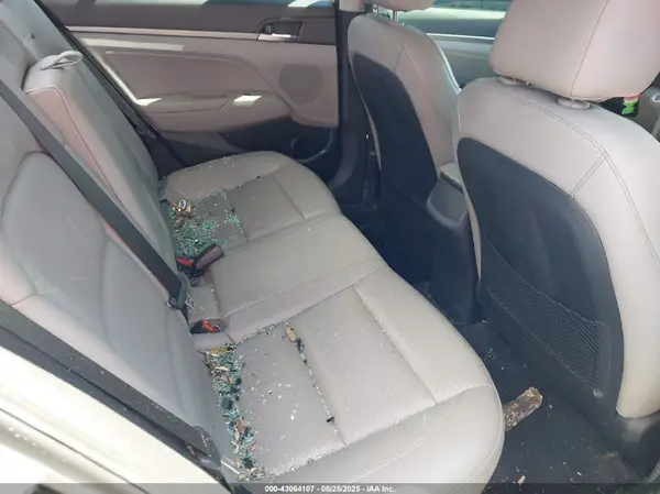 5NPD84LF4HH093928 2017 HYUNDAI ELANTRA - Image 8