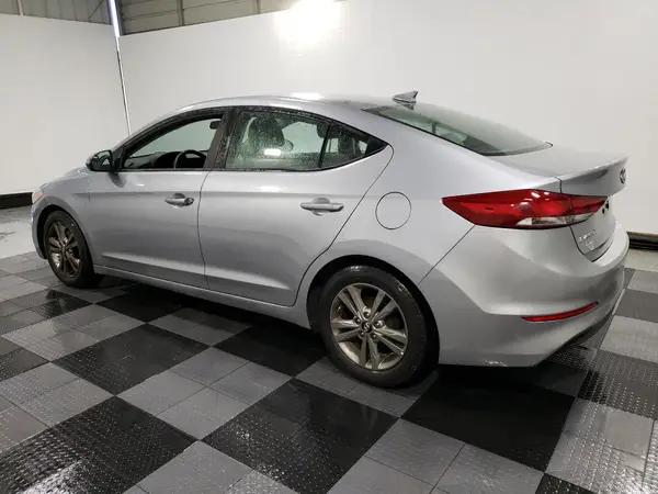 5NPD84LF4HH094447 2017 HYUNDAI ELANTRA - Image 2