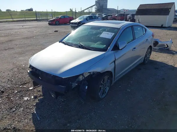 5NPD84LF4HH097493 2017 HYUNDAI ELANTRA - Image 2