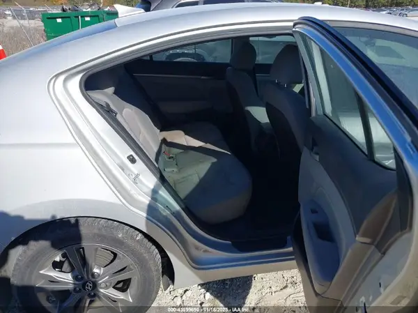 5NPD84LF4HH102689 2017 HYUNDAI ELANTRA - Image 8