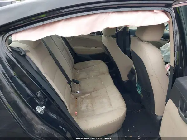 5NPD84LF4HH118584 2017 HYUNDAI ELANTRA - Image 8