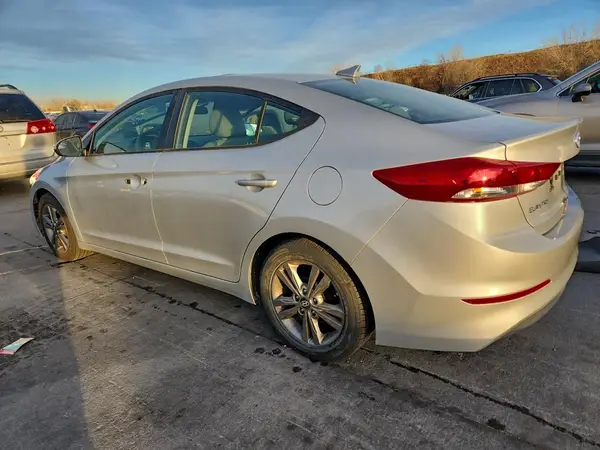 5NPD84LF4HH121081 2017 HYUNDAI ELANTRA - Image 2