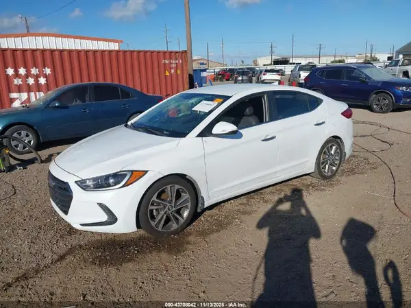 5NPD84LF4HH125096 2017 HYUNDAI ELANTRA - Image 2