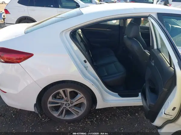 5NPD84LF4HH125096 2017 HYUNDAI ELANTRA - Image 8