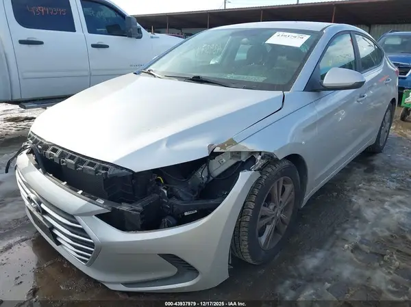 5NPD84LF4HH130427 2017 HYUNDAI ELANTRA - Image 2