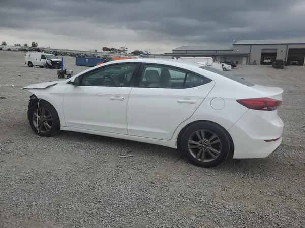 5NPD84LF4HH140407 2017 HYUNDAI ELANTRA - Image 2