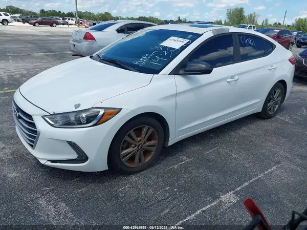 5NPD84LF4HH143596 2017 HYUNDAI ELANTRA - Image 2