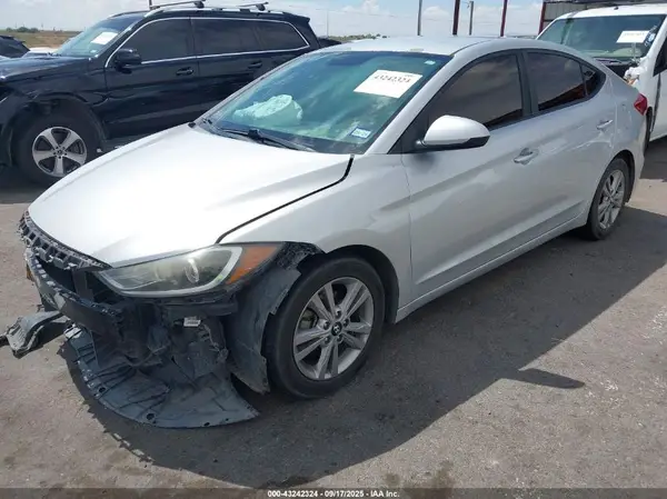 5NPD84LF4HH146594 2017 HYUNDAI ELANTRA - Image 2