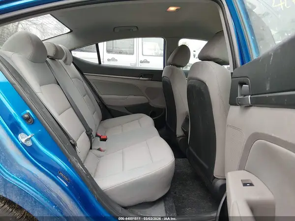 5NPD84LF4HH156073 2017 HYUNDAI ELANTRA - Image 8