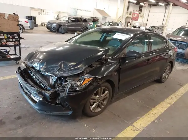 5NPD84LF4HH158082 2017 HYUNDAI ELANTRA - Image 2