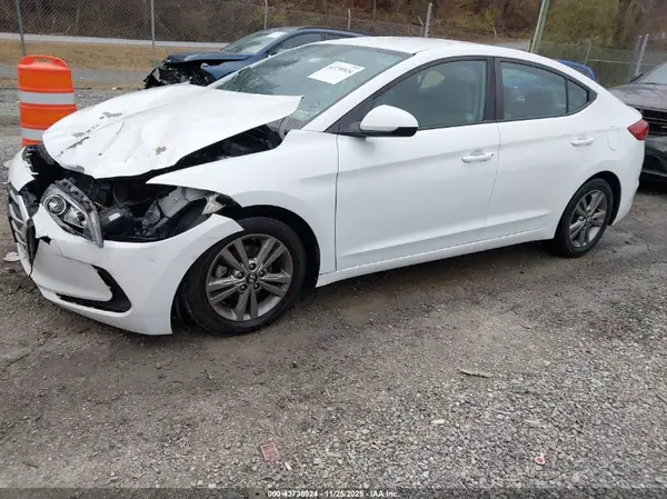 5NPD84LF4HH158521 2017 HYUNDAI ELANTRA - Image 2