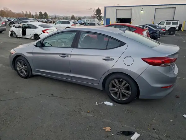 5NPD84LF4HH160964 2017 HYUNDAI ELANTRA - Image 2