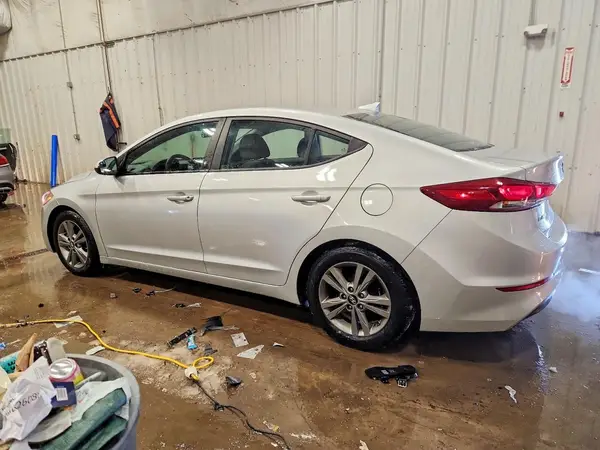5NPD84LF4HH168563 2017 HYUNDAI ELANTRA - Image 2