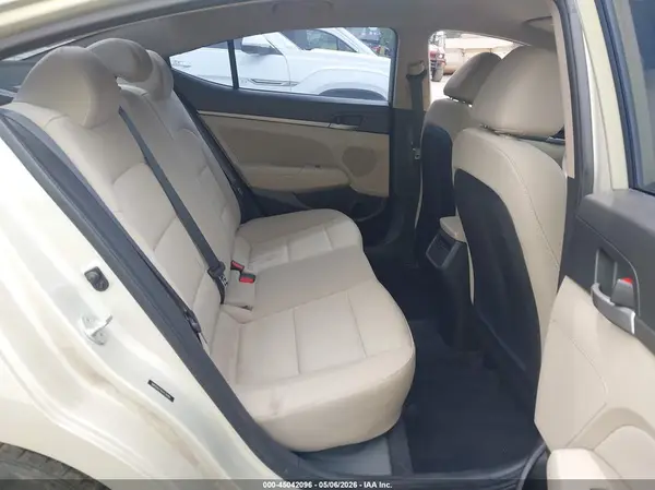5NPD84LF4HH178784 2017 HYUNDAI ELANTRA - Image 8