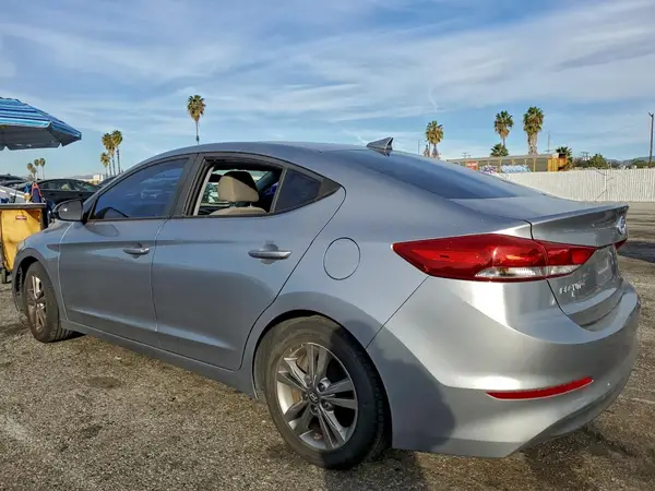 5NPD84LF4HH180938 2017 HYUNDAI ELANTRA - Image 2