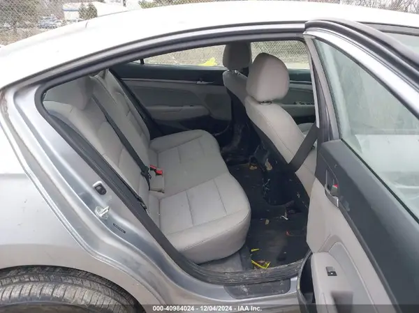5NPD84LF4HH181930 2017 HYUNDAI ELANTRA - Image 8
