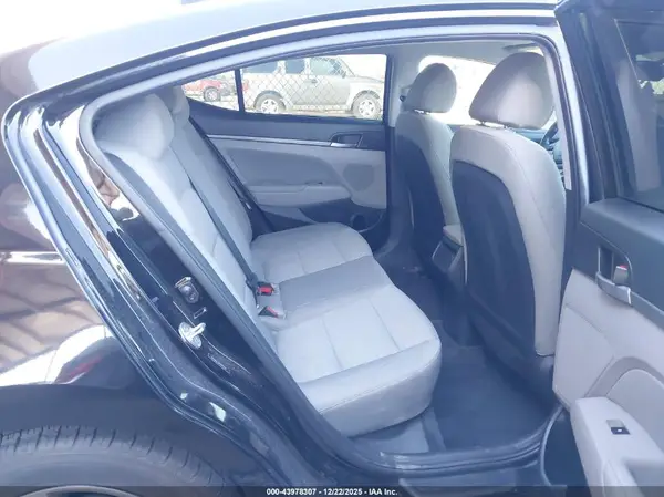 5NPD84LF4HH183581 2017 HYUNDAI ELANTRA - Image 8