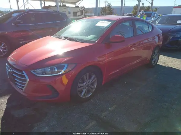 5NPD84LF4HH189798 2017 HYUNDAI ELANTRA - Image 2