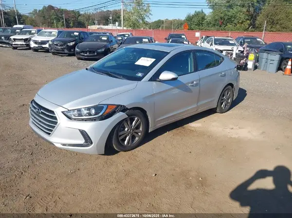 5NPD84LF4HH205482 2017 HYUNDAI ELANTRA - Image 2