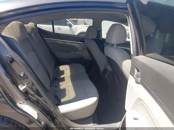 5NPD84LF4JH214821 2018 HYUNDAI ELANTRA - Image 8