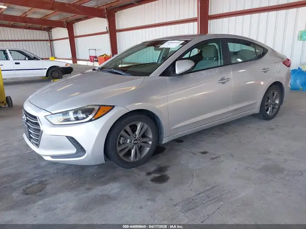 5NPD84LF4JH215385 2018 HYUNDAI ELANTRA - Image 2