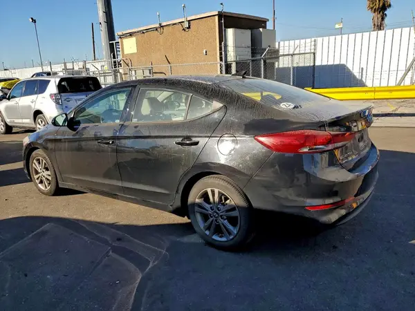 5NPD84LF4JH215953 2018 HYUNDAI ELANTRA - Image 2