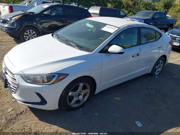 5NPD84LF4JH217492 2018 HYUNDAI ELANTRA - Image 2
