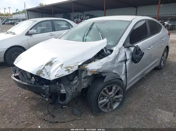 5NPD84LF4JH220327 2018 HYUNDAI ELANTRA - Image 2