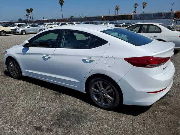 5NPD84LF4JH224670 2018 HYUNDAI ELANTRA - Image 2