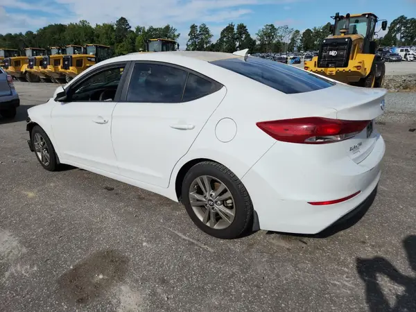 5NPD84LF4JH225656 2018 HYUNDAI ELANTRA - Image 2
