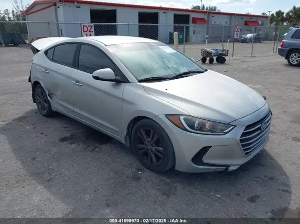 5NPD84LF4JH232218 2018 HYUNDAI ELANTRA - Image 1
