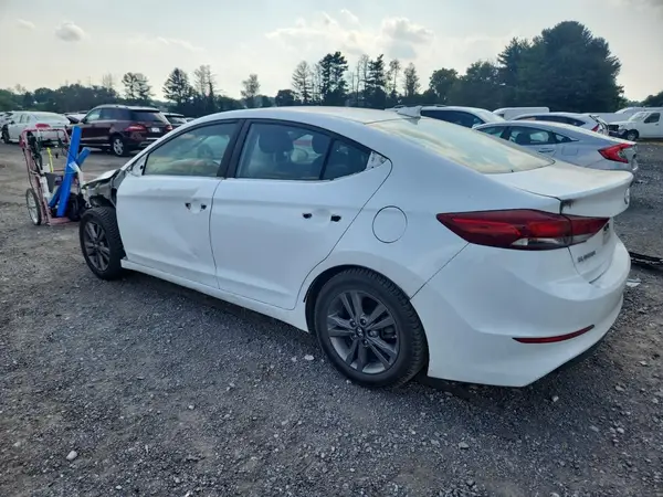 5NPD84LF4JH232770 2018 HYUNDAI ELANTRA - Image 2