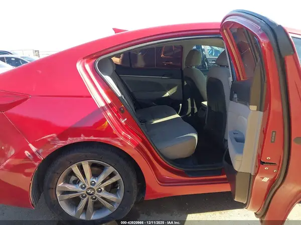 5NPD84LF4JH233269 2018 HYUNDAI ELANTRA - Image 8