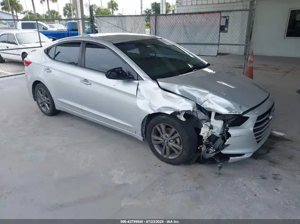 5NPD84LF4JH233935 2018 HYUNDAI ELANTRA - Image 1
