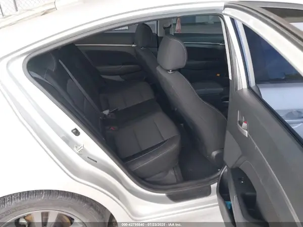 5NPD84LF4JH233935 2018 HYUNDAI ELANTRA - Image 8