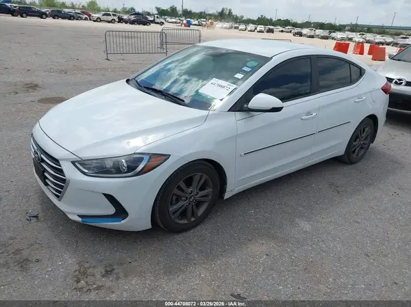 5NPD84LF4JH235796 2018 HYUNDAI ELANTRA - Image 2