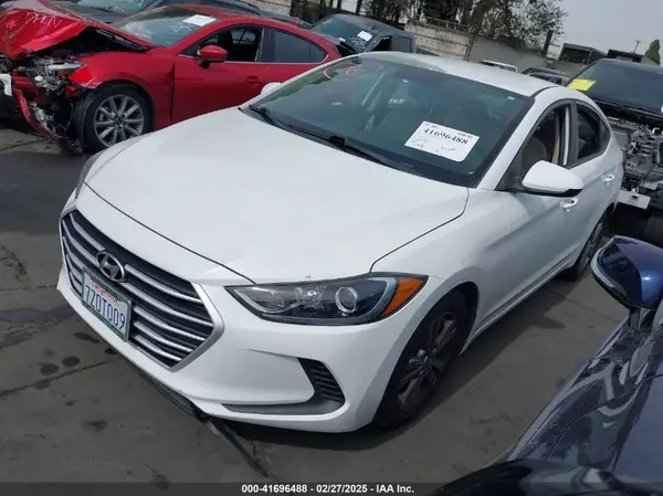 5NPD84LF4JH236639 2018 HYUNDAI ELANTRA - Image 2