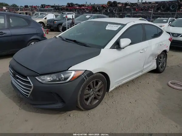 5NPD84LF4JH237810 2018 HYUNDAI ELANTRA - Image 2