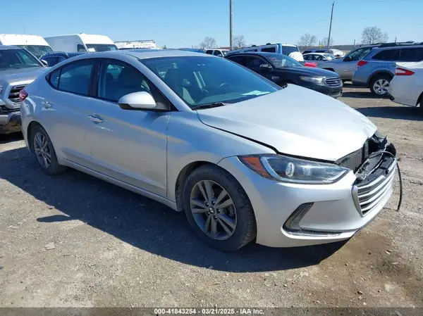5NPD84LF4JH244577 2018 HYUNDAI ELANTRA - Image 1