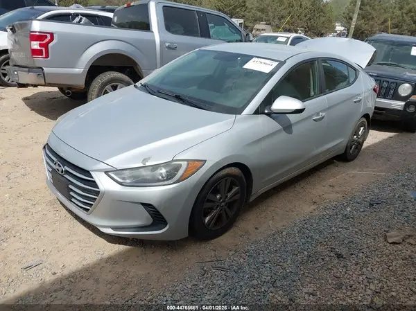 5NPD84LF4JH245633 2018 HYUNDAI ELANTRA - Image 2