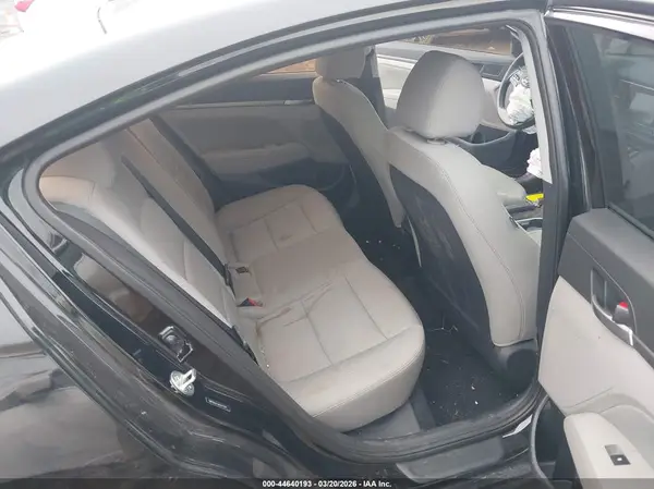 5NPD84LF4JH247334 2018 HYUNDAI ELANTRA - Image 8