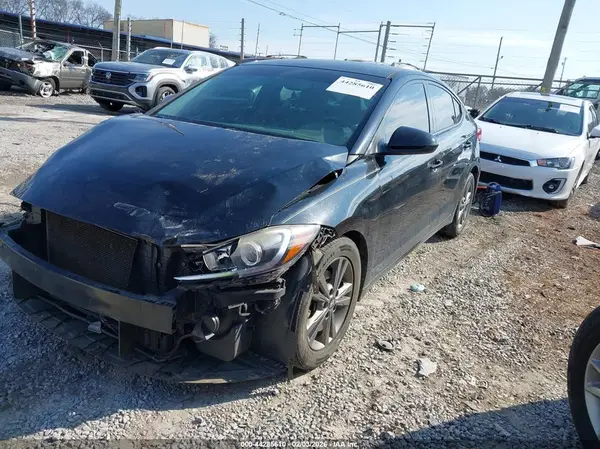 5NPD84LF4JH247950 2018 HYUNDAI ELANTRA - Image 2