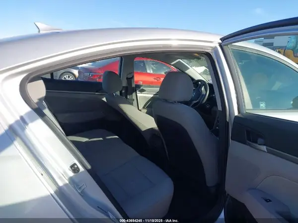 5NPD84LF4JH248337 2018 HYUNDAI ELANTRA - Image 8