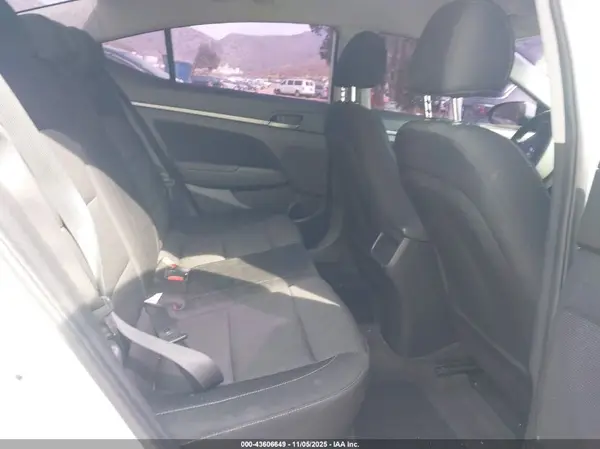 5NPD84LF4JH248757 2018 HYUNDAI ELANTRA - Image 8